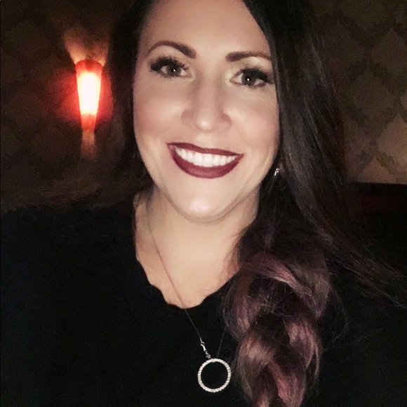 Meet your Posher, Tiffany - Picture 8 of 8